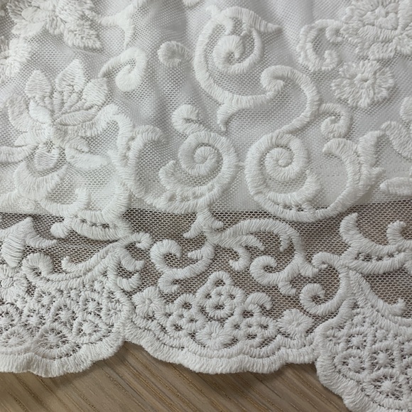 FOREVER 21 - Lace Plunge Dress (S) - Picture 4 of 6